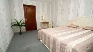 Отель гостиница Светочь Светлогорск Большой двухместный номер с 1 кроватью-10