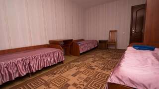 Отель гостиница Светочь Светлогорск Кровать в общем 4-местном номере для мужчин и женщин-3