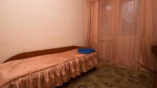 Отель гостиница Светочь Светлогорск Кровать в общем 4-местном номере для мужчин и женщин-8